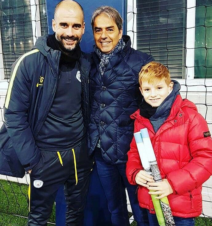 myazaragoza's tweet photo. El mejor entrenador del mundo en lo que va de 2018, su hijo, y un calvo. https://t.co/EbRCqFYU4n