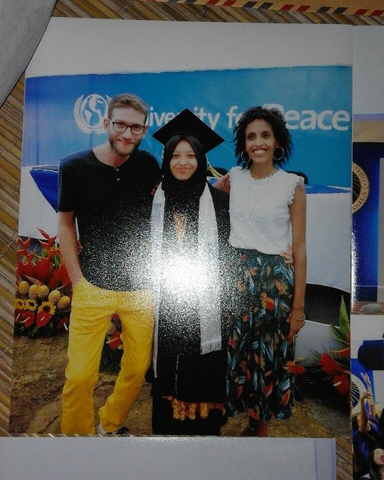 buildingpeace_'s tweet photo. My dad printed my graduation ceremonies' pictures. :)
@UPEACE @ateneodemanilau #nipponfoundation #asianpeacebuildersscholarship #aps10 https://t.co/S1wJt1ZUNW