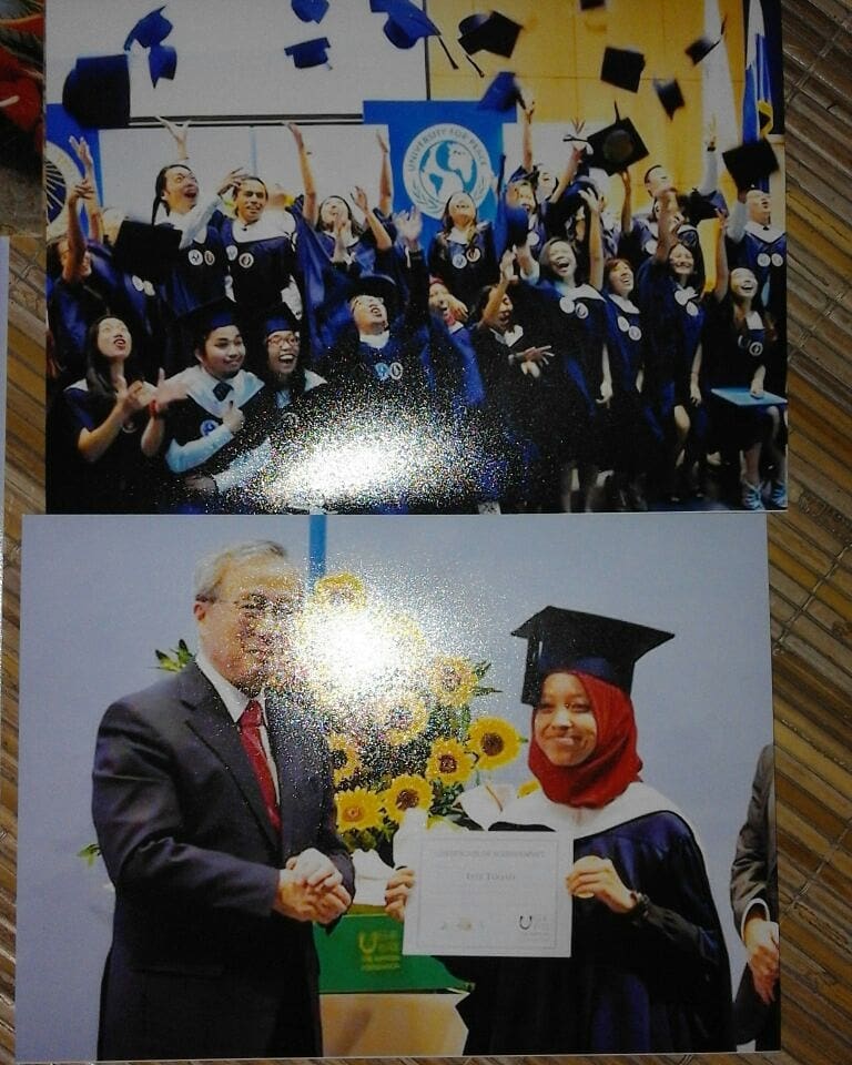 buildingpeace_'s tweet photo. My dad printed my graduation ceremonies' pictures. :)
@UPEACE @ateneodemanilau #nipponfoundation #asianpeacebuildersscholarship #aps10 https://t.co/S1wJt1ZUNW