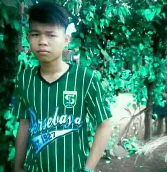 Apapun motif dan siapapun pelaku kekerasan ini

Kami mohon dengan sehormat hormat nya kepada bapak kepolisian setempat untuk
Sesegera mungkin mengusut tuntas kejadian yang menyebabkan meninggalnya alm adik faizin 
Tenang di alam sana 🙏🙏
Khusnul khatimah , amin 🙏🙏