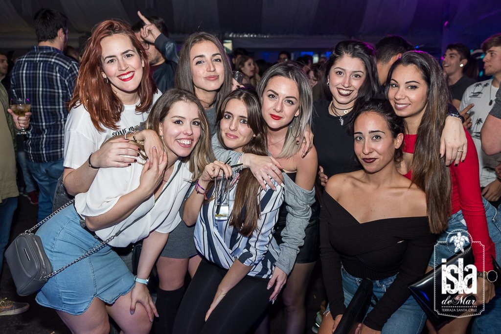 islademar's tweet photo. 🌃 Una noche de sábado mágica en #TerrazaIslaDeMar gracias a @DjDannMartin🎛

📣 Si tienes una foto en #IslaDeMar, puedes participar en nuestro concurso y ganar una de las dos entradas VIP para disfrutar  de @djrogersanchez Más información 👉 https://t.co/J0xffEtGKk https://t.co/seQxbKlLd0