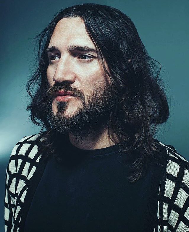 Happy 48th birthday to this wonderful song writer & guitar player john frusciante! 