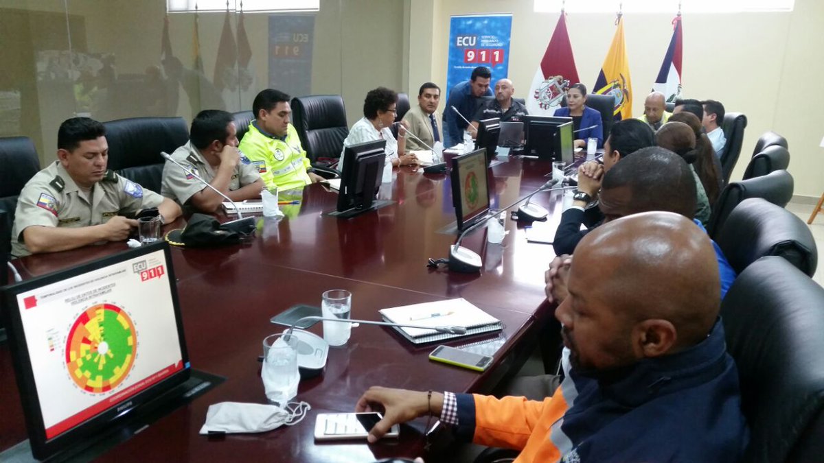 goberimbabura's tweet photo. REUNIÓN | Gobernadora de  #Imbabura, preside la Mesa de Seguridad, donde se analizan estadísticas y datos sobre casos de violencia intrafamiliar junto a los representantes de diferentes instituciones de respuesta. @MinInteriorEc https://t.co/9nN1qn21Xo