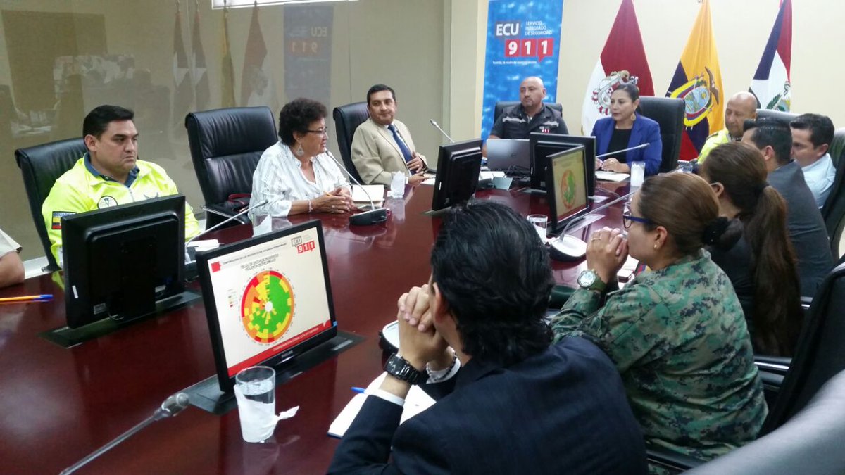 goberimbabura's tweet photo. REUNIÓN | Gobernadora de  #Imbabura, preside la Mesa de Seguridad, donde se analizan estadísticas y datos sobre casos de violencia intrafamiliar junto a los representantes de diferentes instituciones de respuesta. @MinInteriorEc https://t.co/9nN1qn21Xo