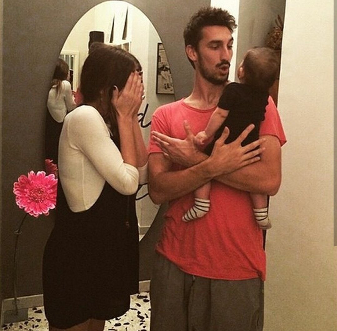 SpazioMilan's tweet photo. Según ESPN la Fiorentina habría decidido renovar de por vida a Astori y así donarle su sueldo a su mujer y sus hijas. 

Si es así la Fiore tiene desde ya un aficionado más. Gestazo 👏🏻 https://t.co/R9hxH9f3Yj