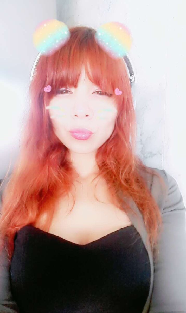 AikoYandere's tweet photo. Cuando te aburres y te apetece hacer un poco la tonta 😀

#girl  #girlpower #boredtime #cute #smile https://t.co/sCBQ9mIMvi
