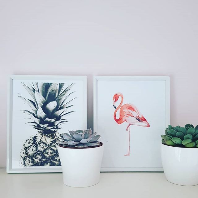 MumMeTimeBucks's tweet photo. Loving my new prints in my little home office - fun and full of meaning π... #belikeapineapple #standtall #wearacrown #besweetontheinside #beaflamingoinaflockofpigeons #mondaymotivation #workingmum #freelancelife #workfromhome #workthatworks #pr #freβ¦ https://t.co/6C0tDMew1f https://t.co/atUyrNiKlC