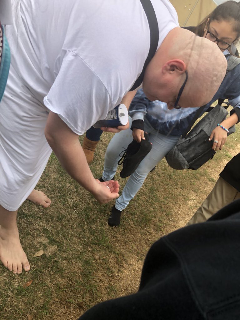 HoggTylerISD's tweet photo. Guest speaker, Ghandi, taught 6th graders this morning about Gandhi’s Salt Walk, as an act of nonviolent protest against the British colonial government’s salt monopoly. #tylerisdlearn #tlap @Teachsumhistory @TylerISDSocStu @danner_kirk @DunnRandi @HoggPrincipal https://t.co/FzgSOIs15c