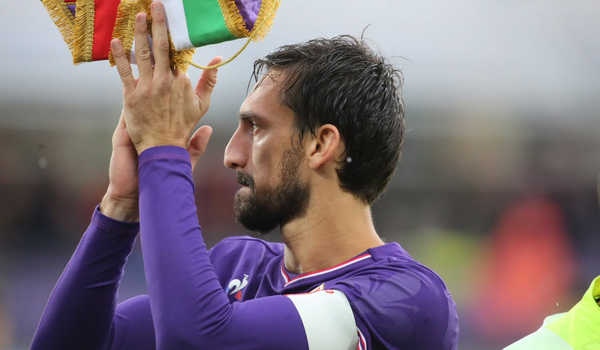 ActuFoot_'s tweet photo. OFFICIEL ! Une minute de silence sera observée avant chaque rencontre de Ligue des Champions et d'Europa League en  hommage à Davide Astori. https://t.co/Ql6nqLVe93