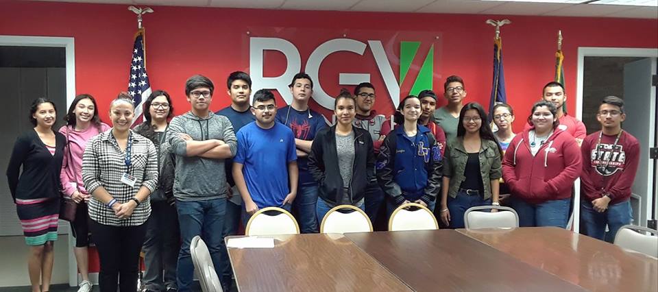 RGVSylvan's tweet photo. Our Service Learning students from  #IDEAFrontier ​, @IDEAWeslacoPike​, @IDEA_Quest ​, &amp; @IDEA_Pharr ​ joined together Saturday at @RGVPartnership in @WeslacoCity to write a Reflection Essay about how volunteering has impacted them and their community. https://t.co/dogwyaOjLN