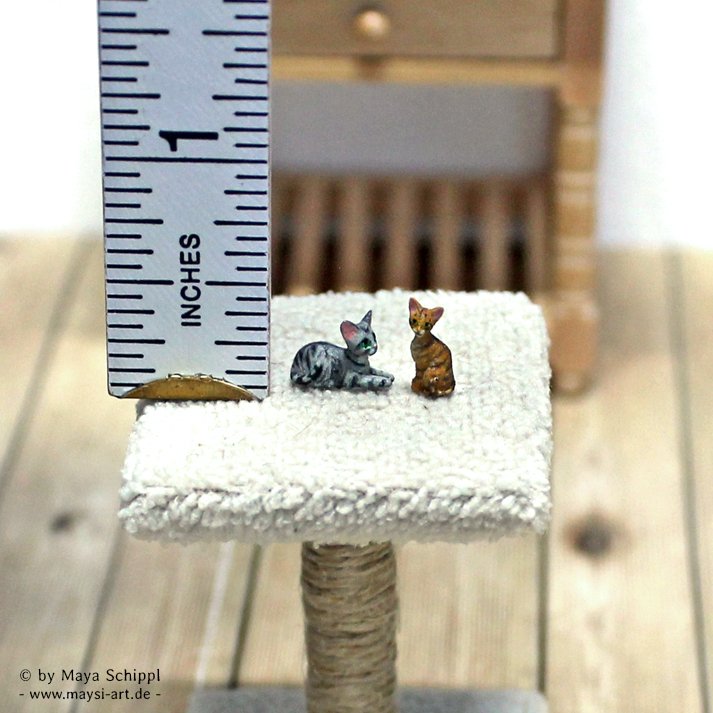MaysiArt's tweet image. The 2 new micro cats are painted now :-)
.
#beesputty #miniature #miniaturecat #dollhousecat #ooak #polymerclay