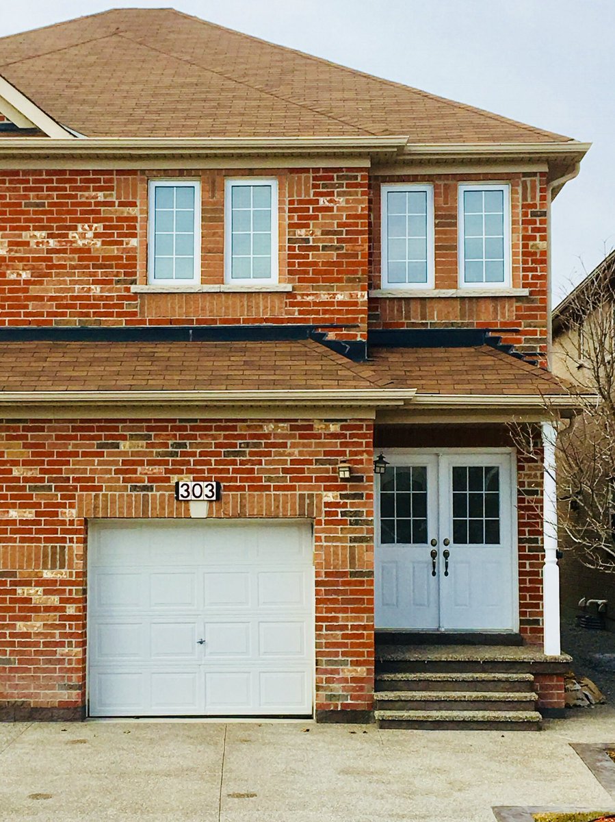 TALLRealEstate's tweet photo. #NewListing alert!  This spacious, 2,000 sq ft semi-detached in Meadowvale Village, #Mississauga will be listed this Thursday.  
Retweet or tag a friend  if you know of someone looking for a great family home in an even better neighbourhood. #aheadabovetherest #RealEstate https://t.co/DmWTdqESVV
