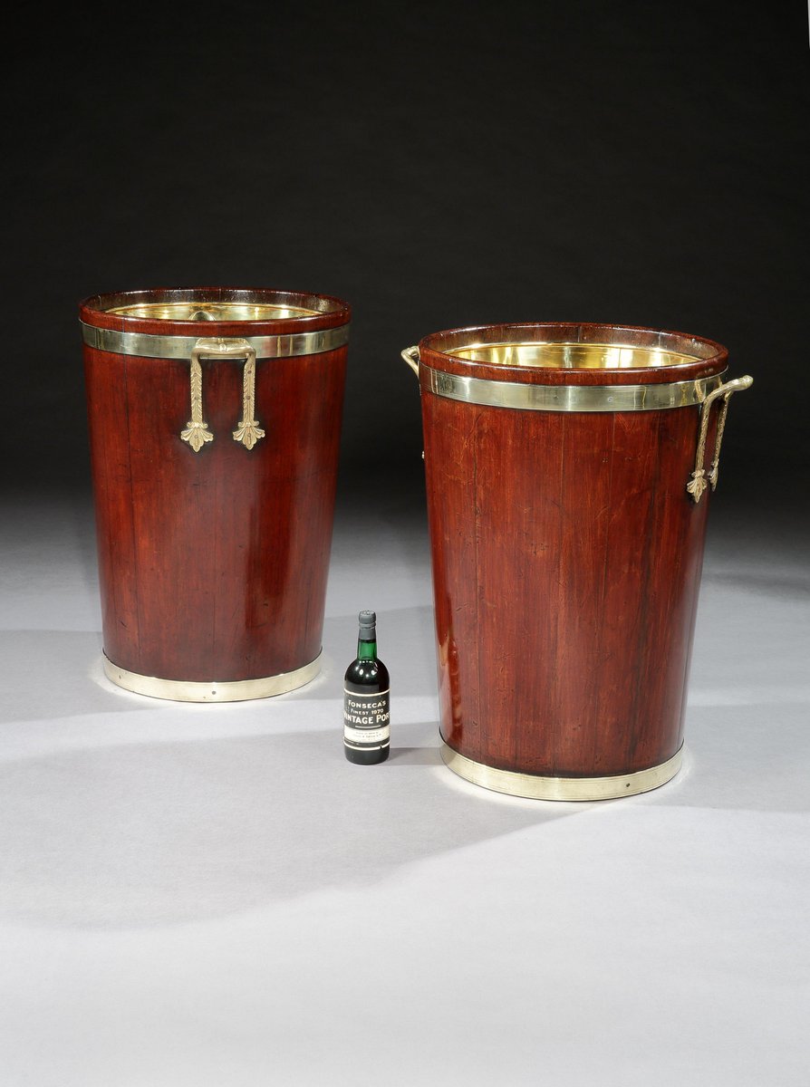 To celebrate #StPatricksDay this week, pop in and view our collection of Irish furniture that is currently on view 26 Bruton Street, London 

Irish furniture can be recognised by certain features, which differentiates it from its European counterparts.