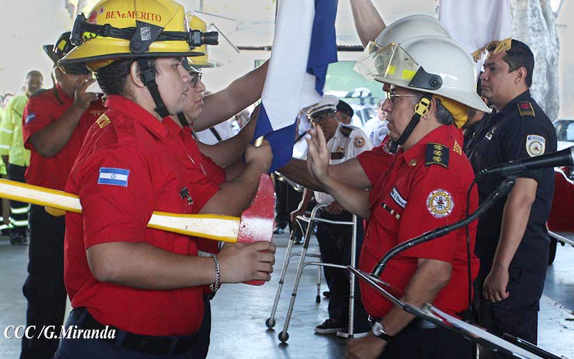 ziloelena's tweet photo. Bomberos presentan brigada para combatir incendios forestales.
#AMORANICARAGUA 

https://t.co/5lxoNhoOFJ  https://t.co/Yb3JuXrx7l https://t.co/LtktzruegJ