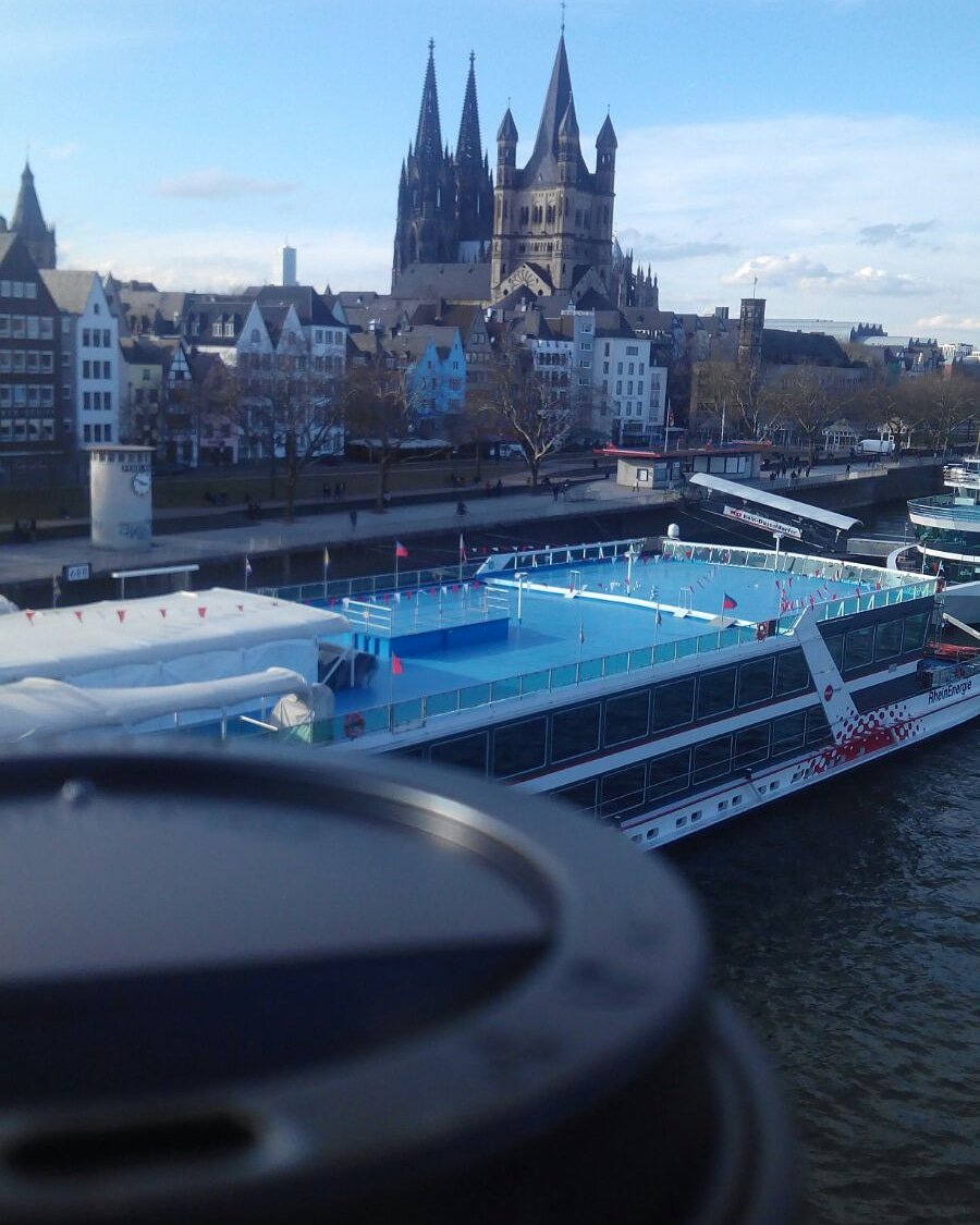 VivaColoniaTour's tweet photo. Y después de un gran tour... ¡Nos vamos a disfrutar de un buen café con un tiempazo en #Colonia!
******FREE TOUR TODOS LOS DÍAS A LAS 12pm. ¡Haz tu reserva ya!*******
#FreeTourCologne #FreeWalkingTourCologne #FreeWalkCologne https://t.co/hmnVB5uwZj