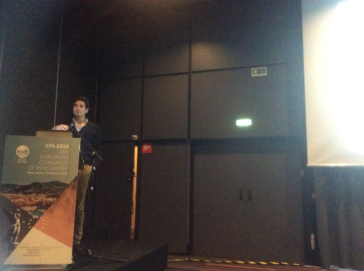 Dr. Miguel Alvarez de Mon from @SERPsiquiatria presents his original research on Psychiatry and Twitter at the <a href="/EFPTrainees/">EFPT</a> symposium in <a href="/Euro_Psychiatry/">European Psychiatric Association</a> #EPA2018