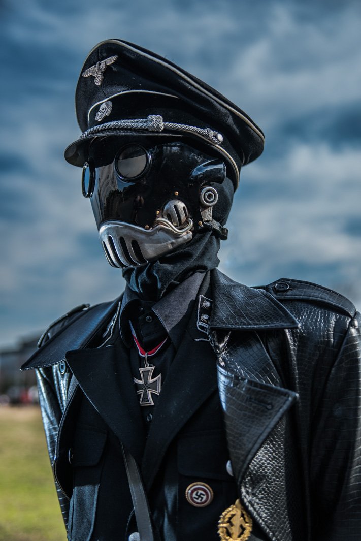 ヘルボーイ』カール ルプレクト クロエネン Hellboy Karl Ruprecht