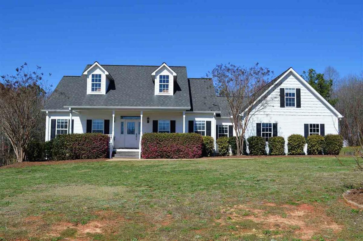 1stchoicesc's tweet photo. See a virtual tour of one of our newest #listings 130 Sorrel Sky Lane #Liberty #SC  https://t.co/FGYnto1Qu3 https://t.co/xDjphEBVPh