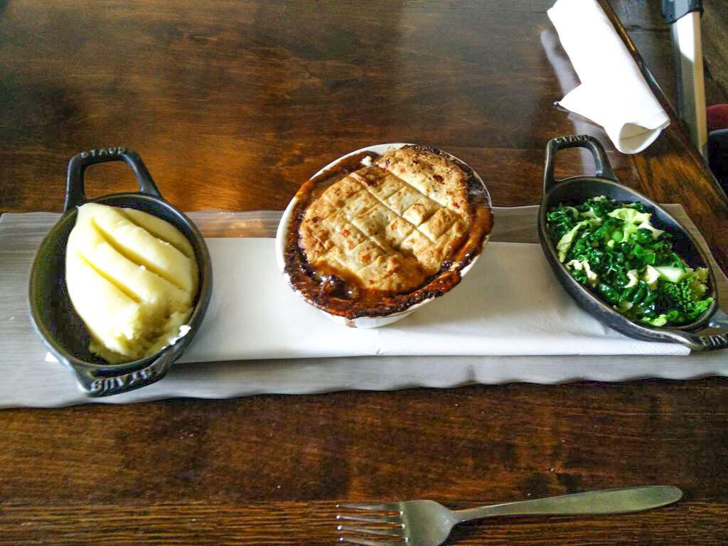 WeWantPlates's tweet photo. It's #BritishPieWeek. Beware of:

Pies on boards
Pies on slates
Pies in mugs
Pies in jugs
Pies with salad
Pies in stupid little dishes served with separate stupid little dishes of veg and no plate
Fraudulent pies which are actually just stew with a pastry lid

(Pic: @Coupey) https://t.co/wjl2VCsqOW