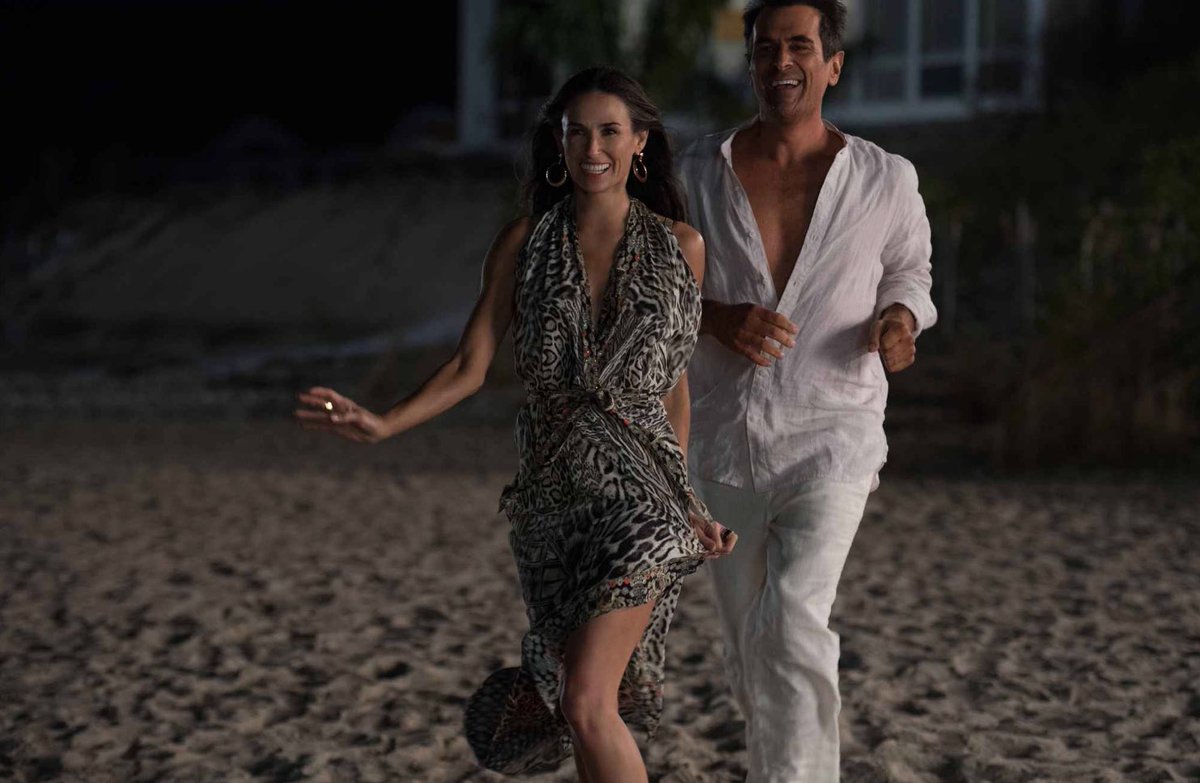 Как звали немощную девушку. Женщина уставшая от жизни. Макс айронс гостья. Спортивная фигура. Замученная женщина.