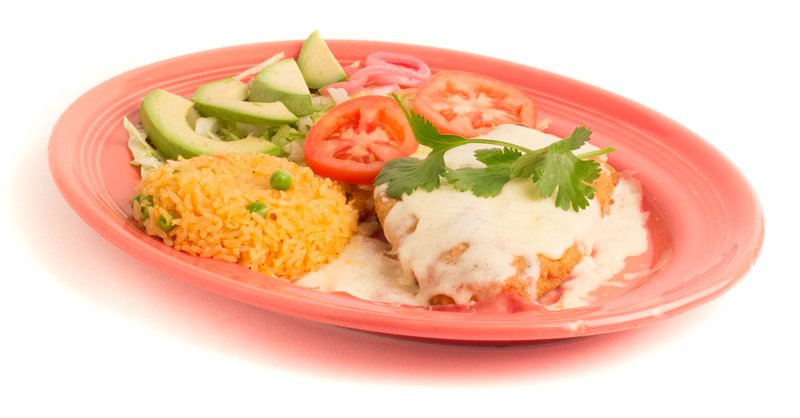 natalitasmexre2's tweet image. Our "Dish of the Week" this week: Pollo Relleno. Breaded chicken breast stuffed with ham, bacon and Monterrey Jack cheese, served with rice and charro beans sliced avocado, and tomatoes, (3) tortillas. Share this if you have tried this tasty dish! #MexicanFood #TexMex
