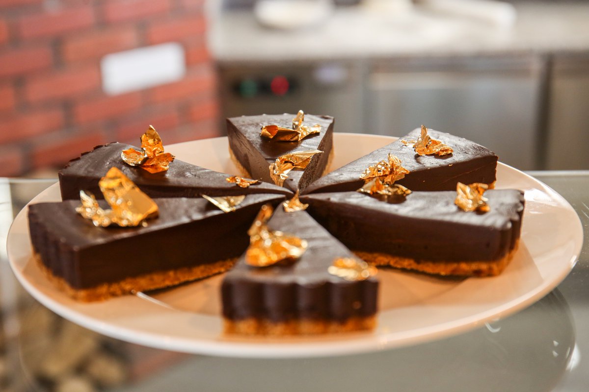 The_ChocolateQ's tweet photo. We're hosting a special one day Festival of Chocolate this #Easter on Saturday 31st March! Join us and discover luxury chocolatiers, an Easter egg hunt and chocolate themed special offers... Find out more here: https://t.co/wJo71B4RjC https://t.co/iLwVBCg87G