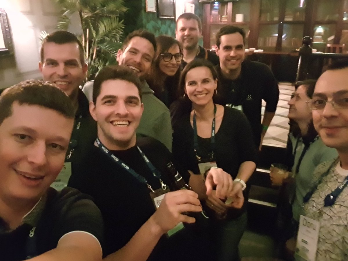 raulfiru's tweet photo. @HaufeDev @smartsteuer @HaufeLexwareRO at #qconlondon party https://t.co/MKu49xvmaJ