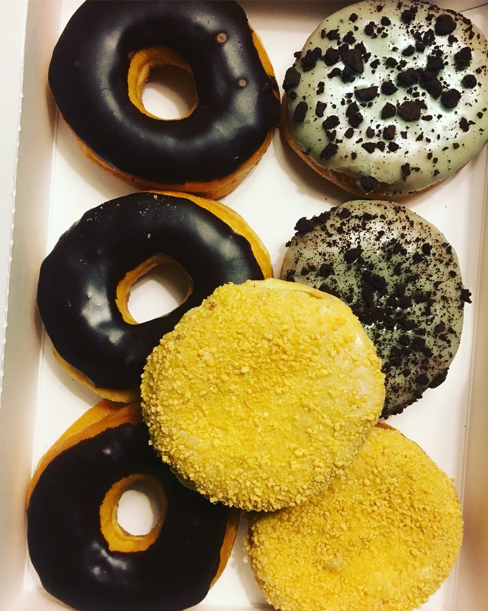 Tom25_B's tweet photo. Doughnuts will always be my first choice for a cheat meal 😍
—————————————————
Follow me on instagram:  https://t.co/1lTQAlDYIZ
—————————————————
#cheatmeal #bodybuilder #physique #FitFam #fitnessaddict #fitnesslifestyle #Food https://t.co/ro7WPOnxdR