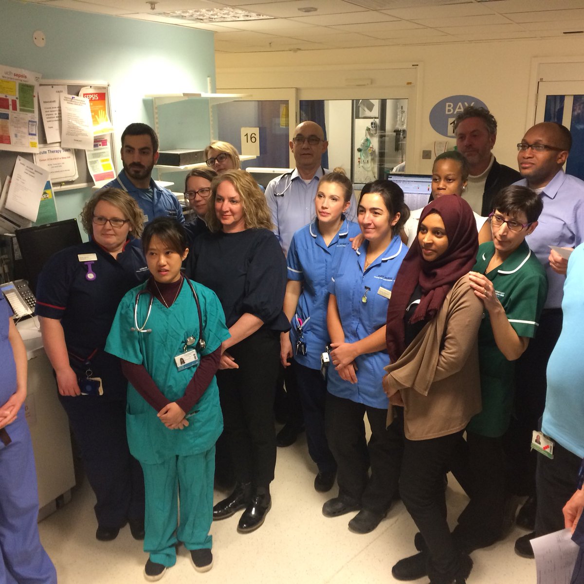 Congratulations to <a href="/uclh/">UCLH</a> ED team winning Exemplar Award for teamwork. Very well deserved @vsweeney431 <a href="/RabinaTindale/">Rabina Tindale</a> <a href="/ch323/">Charles House</a> <a href="/drchrislaing/">Chris Laing</a> <a href="/improvinguclh/">UCLH Improvement</a> @uclhfuture @FloPanelCoates