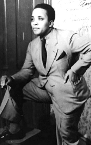 bibliobutch's tweet photo. @foxybrownstan Raising a glass to the one and only Moms Mabley! #StudHistoryWeek https://t.co/2qIhTbIiQm