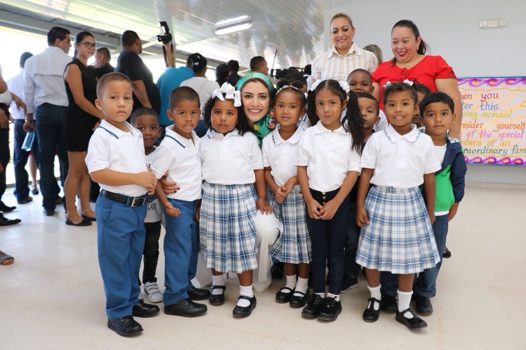 Gracias <a href="/JC_Varela/">Juan Carlos Varela</a> hoy se hace historia en Pacora con la inauguración de la Escuela bilingüe Fernando Guardia Jaén, estás son las obras que son para toda la vida, trabajar en la educación es el presente y futuro del país❤️