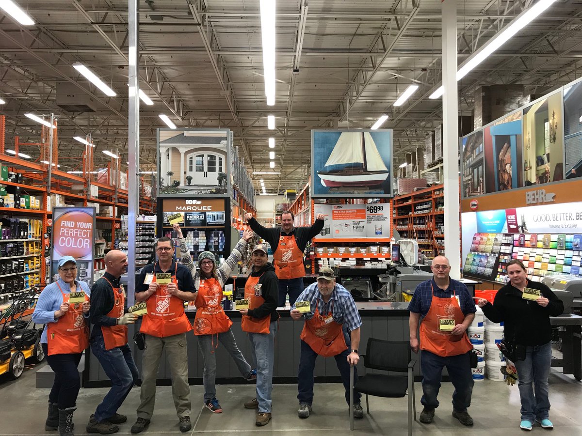 THD3103's tweet photo. #PACNWSTARTSAFE having some fun at the morning meeting. Reviewing and putting into practice the importance of BIPP as well as safety BRAVO’s https://t.co/Yq9dALoBCT