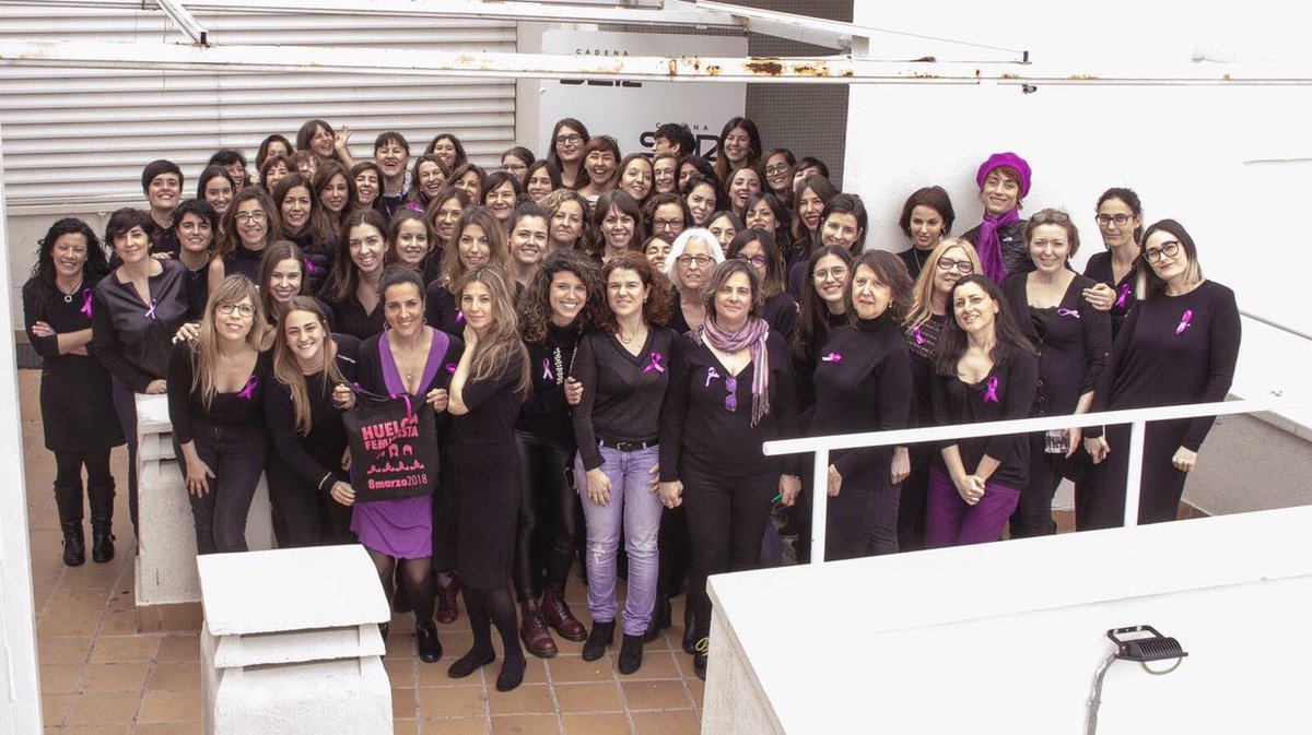 marilink's tweet photo. Ese grupo aka el Maravilloso Telegram de las Mujeres está rebosante ahora mismo de fotos preciosas de mujeres en distintas redacciones. Es una dosis de energía cada vez que entras 😍
#lasperiodistasparamos https://t.co/xa9c5YShsi
