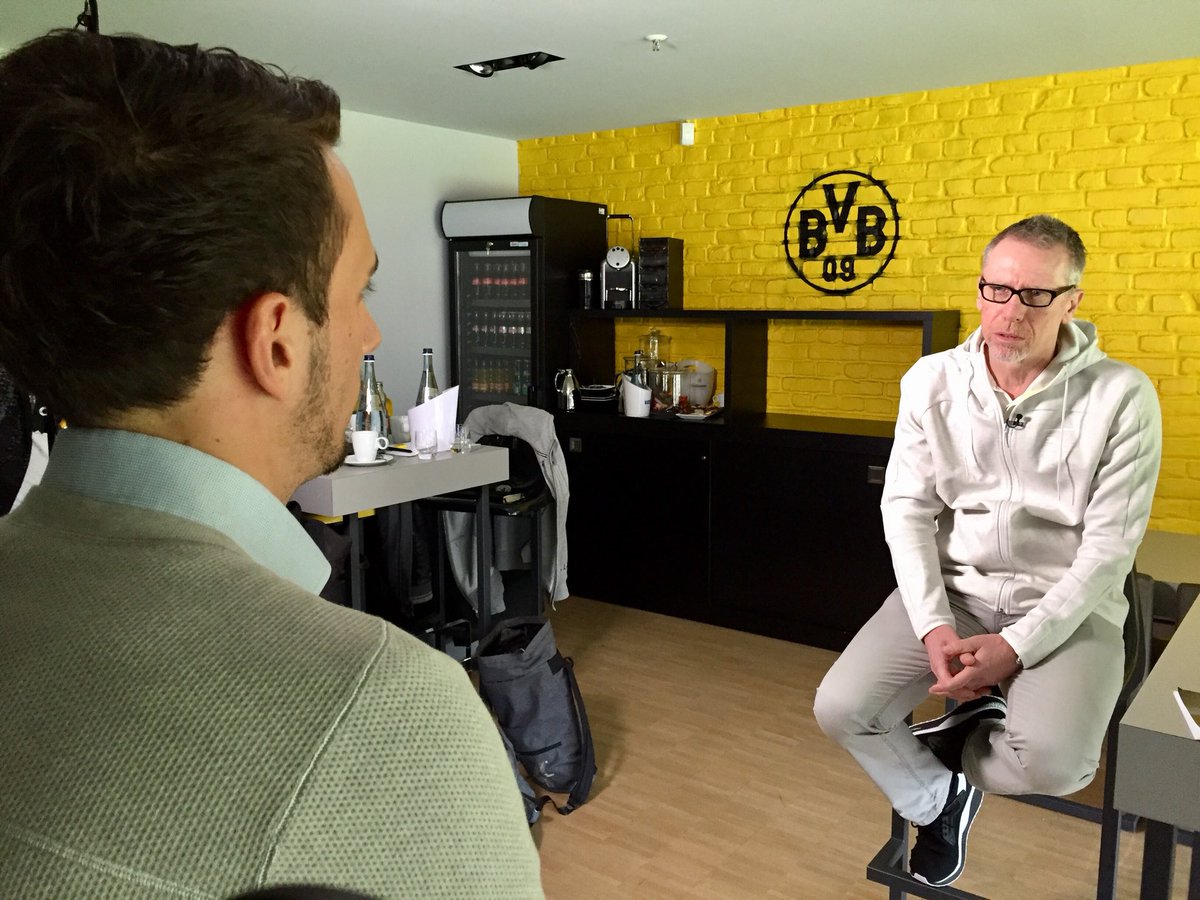 MatthiasBerger_'s tweet photo. Super Typ, toller Mensch - Peter #Stöger in #Dortmund @BVB. Zu sehen heute Abend bei @ServusTV #Sport #Fussball #Borussia #BVB https://t.co/nBMOYohEoB