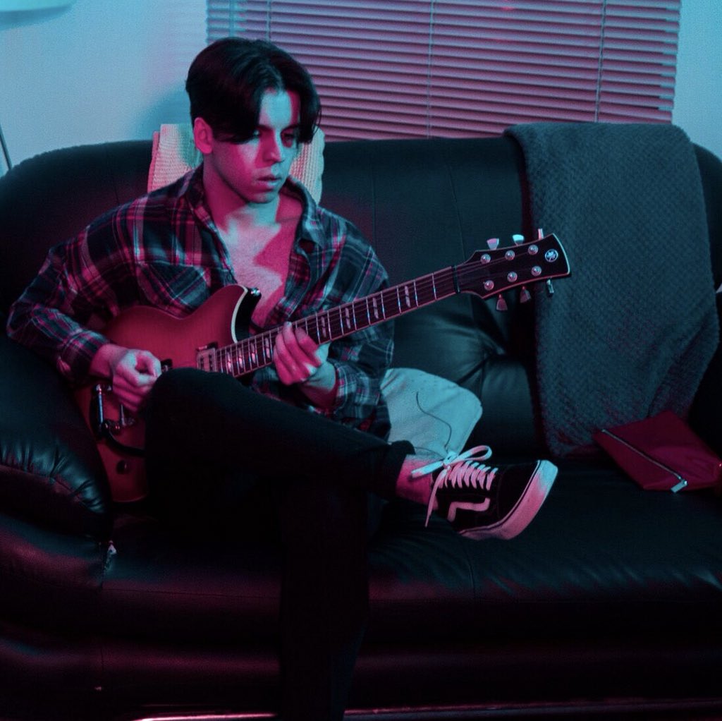 The_Navettes's tweet photo. Check Tom out and his #TestDriveRevstar Guitar🎸🎸
Featured in our upcoming Music Video for our single “SLOW” 🎥
@YamahaMusicEU @YamahaUK @YamahaMotorUSA @YamahaGuitarsEU
💋💋💋 https://t.co/pTNT7ox2Se
