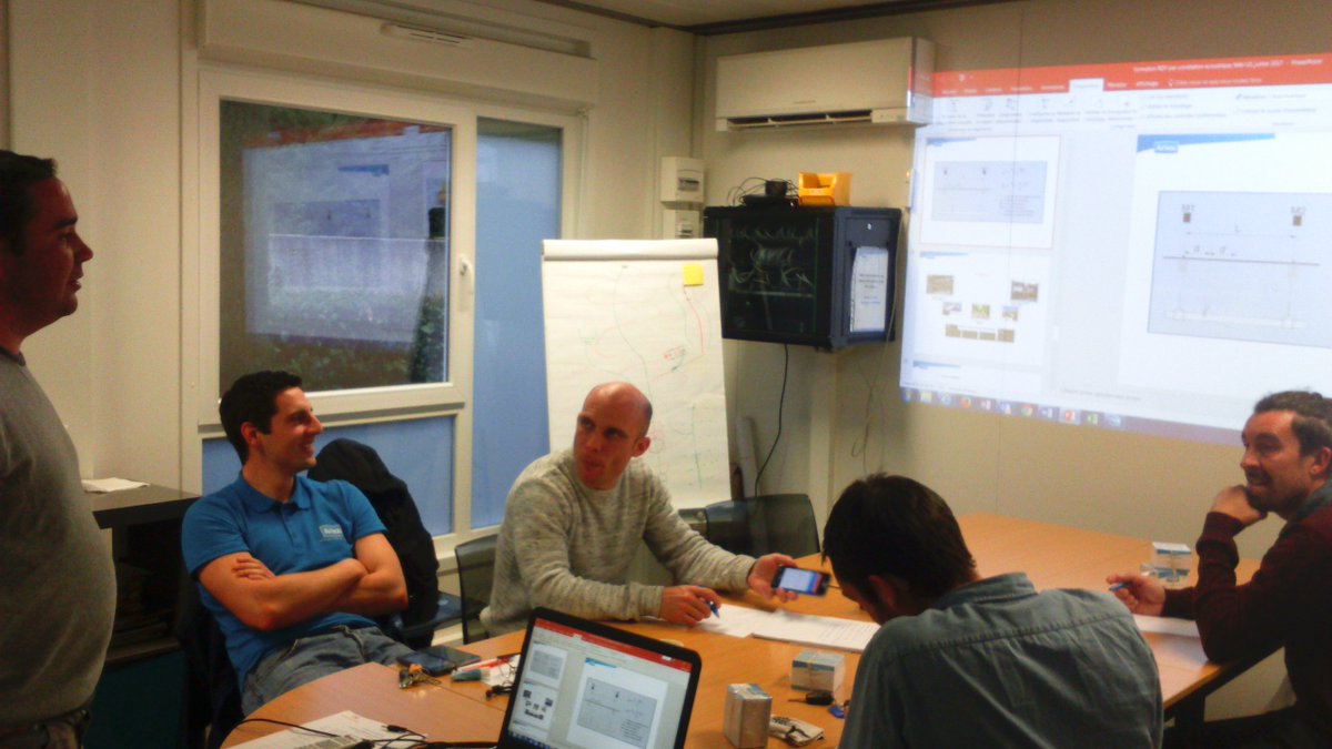 Axeau's tweet photo. Nouvelle session de formation @Axeau ! 😀
➡️La recherche de fuites systématique
#réseaux #canalisations #eau https://t.co/KUWSNdY1AJ