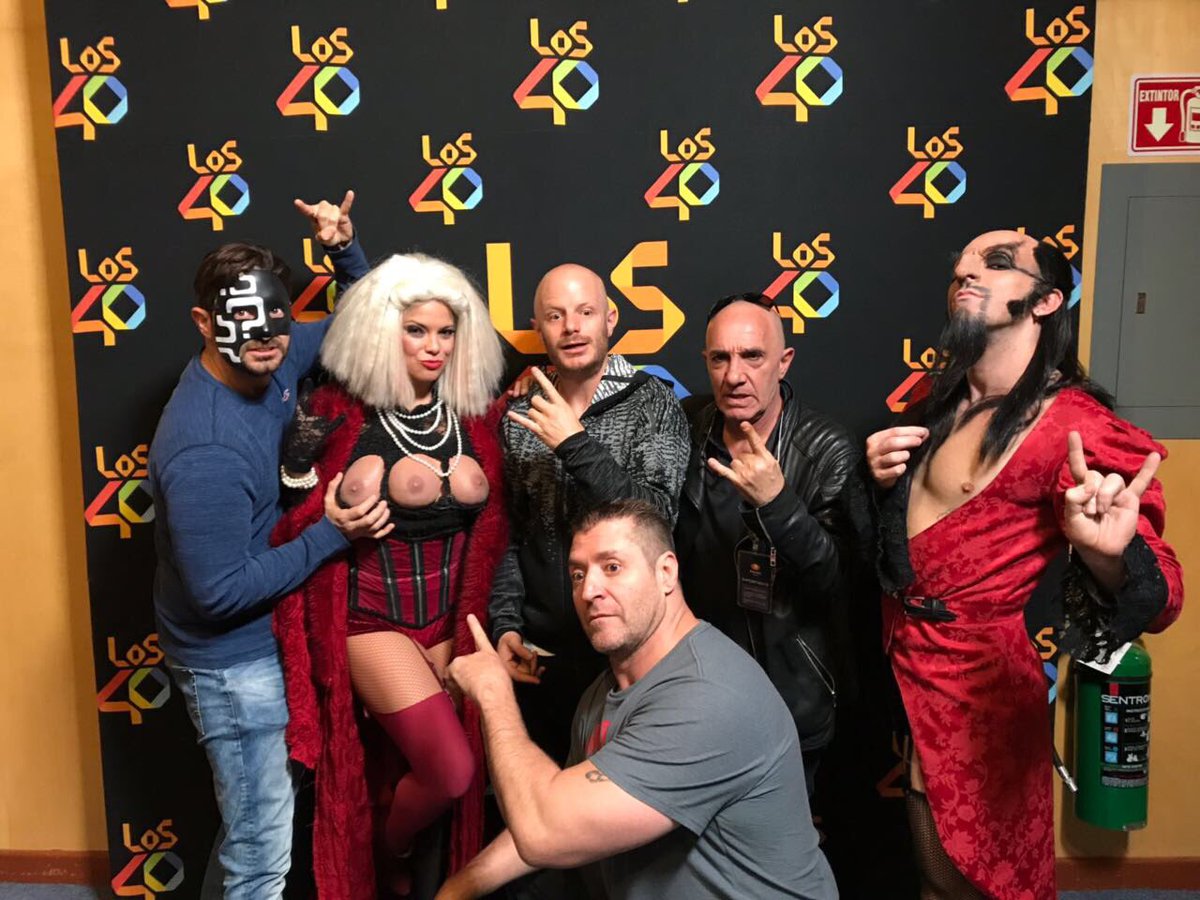 Todos los pecadores de <a href="/yaparate40/">YaParate</a> nos entregaron su alma... <a href="/facufacundo/">Facundo</a> no pudo resistirse a Mamma Loba ¿cuando vendrá a hacerlo ustedes, ínfimos lujuriosos? #CabaretMalditoMx