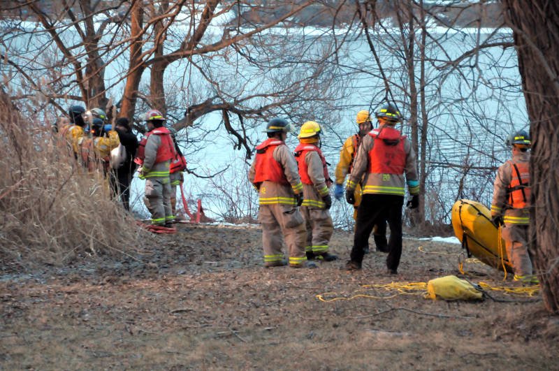 Mystery surrounds SUV pulled from St. Lawrence River  bit.ly/2oMPO15 #StLawrenceRiver #CornwallON https://t.co/ZStDoYA3pu