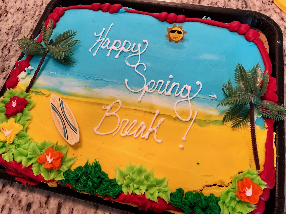 wattycollege's tweet photo. Our family groups are so good to us!! Shout out to the Mills family for being awesome and showing allllll the love. https://t.co/96RNatQ8VC