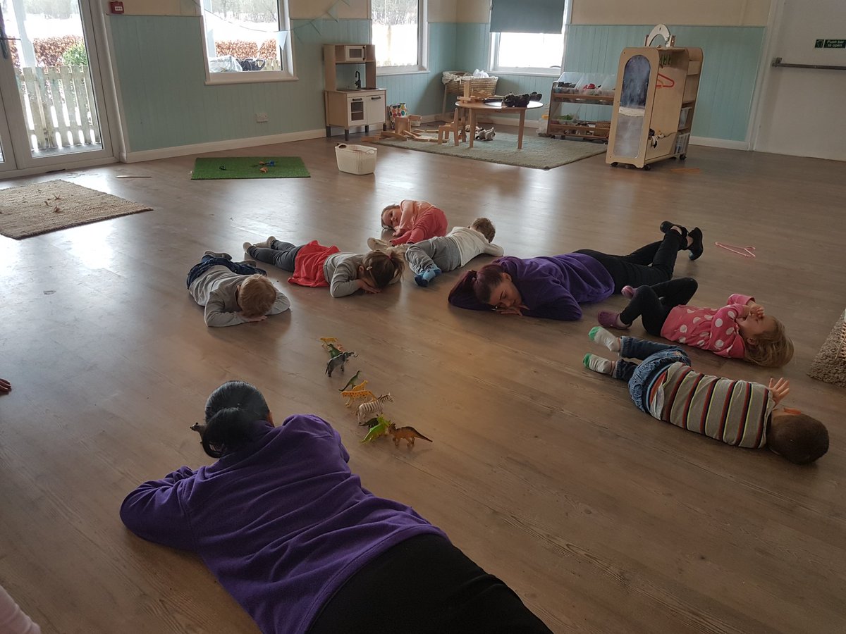 LullabyLaneMiln's tweet photo. Our actvity for NDNA week (Music and movement) We got children involved in a physical activtity acting out sleeping animals, What noise does lion make. "ROAR" #Healthybody  #happyme  @LullabyLaneWest @NdnaScotland @Sharlenedavisx @paulinescott222  @ianscott09 https://t.co/6KZdRQ5x3t
