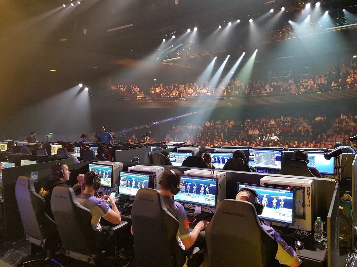 Bravo à <a href="/WebediaFR/">webedia</a> pour ce tournoi #eSport exceptionnel ! Près de 28M de viewers au total 😮 et nous ? Nous avons permis à 80 compétiteurs de jouer en réseau à #Fornite 😉 #LeStreamShowBarriere