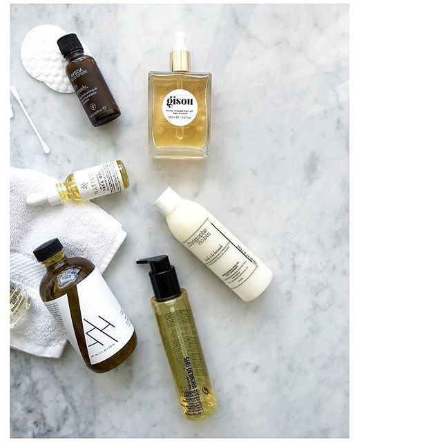 Our Face Oil and Body Oil featured in @mapetitesphere '7 Favourite Beauty Oils! Check it on her blog post 💋 #beautyoils #faceoil #hairoil #bodyoil ift.tt/2I4OlLt