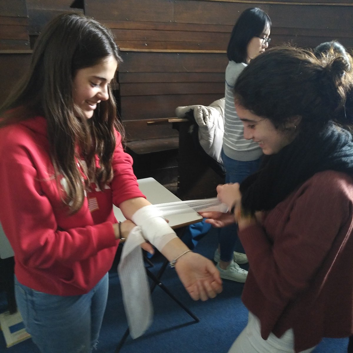 PriorPark's tweet photo. Well done to the 24 boarders who took part in a Heart Start course on Sunday, which included performing CPR and helping someone choking. All now have the skill set to help save a life! #skillsforlife https://t.co/vPlBwbNxkL