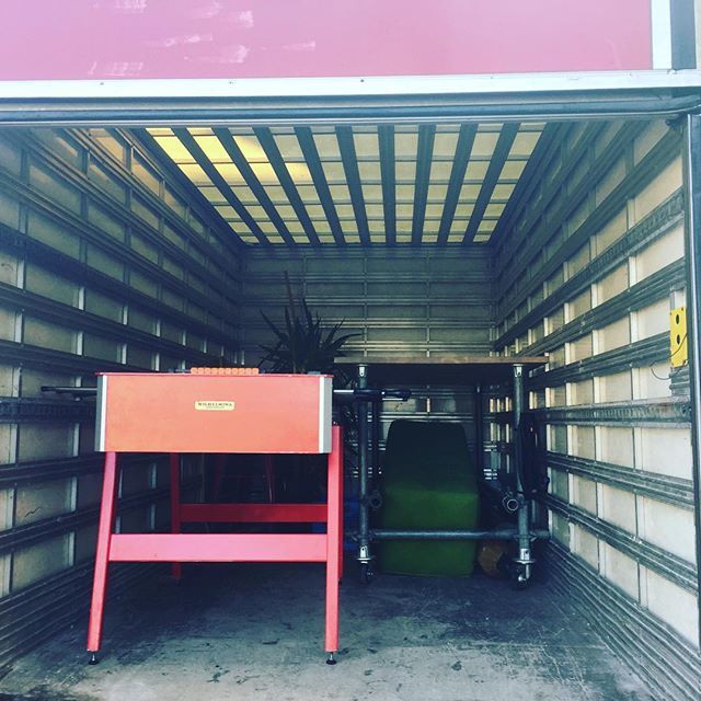 We komen naar jullie toe @iobusinessfair! De auto is volgeladen :). #jamvizthink #visualthinking #tudelft #ide #interns ift.tt/2FeXRhx