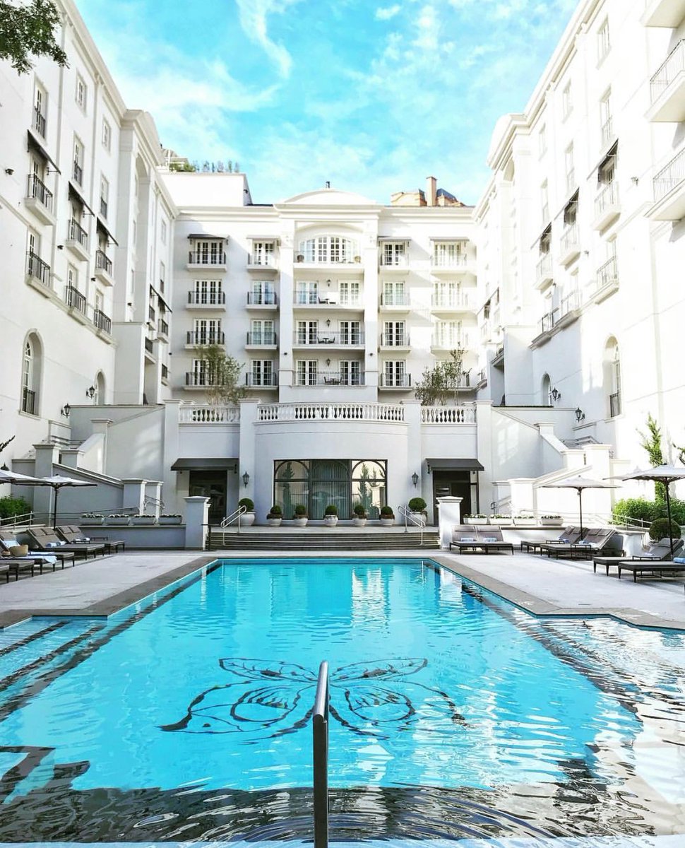 Pool days and sunny weather at @palaciotangara 

 📷 @carolmguerra

#pool #poolgoals #saopaulo #sun #luxurytravel #travel #hotel