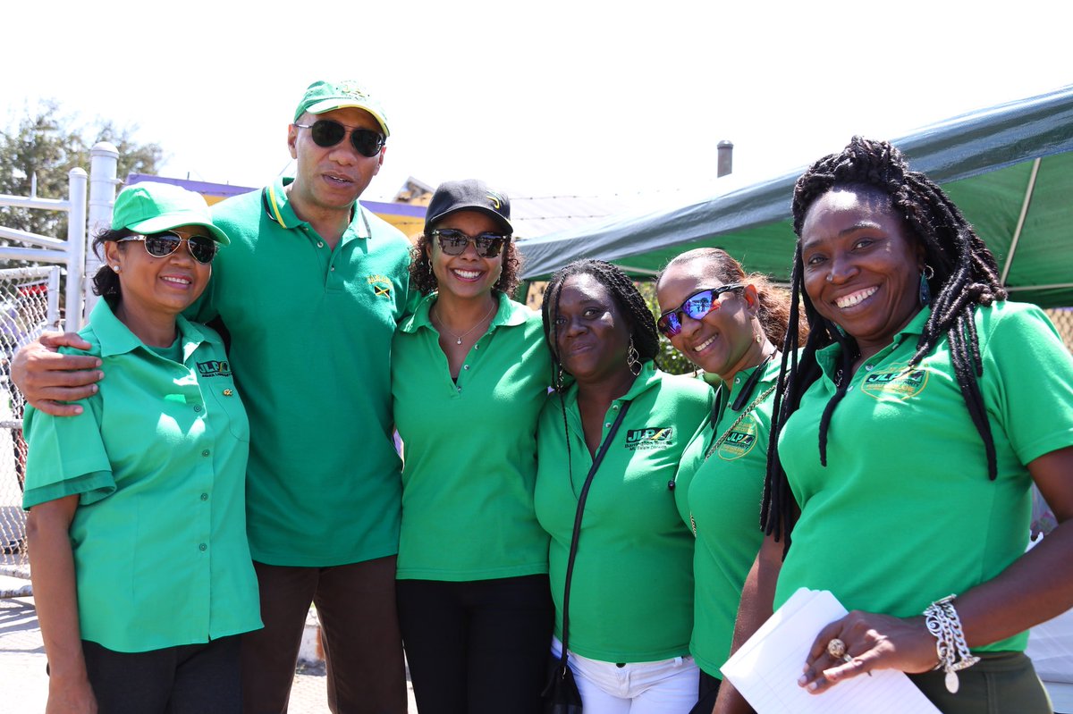 AndrewHolnessJM's tweet photo. This morning I visited polling stations across the constituency of St. Andrew North Western. The turnout has been good so far and we're looking forward to ringing the bell for Dr. Nigel Clarke this evening.
#RingTheBellForNigel #LabourOfLove https://t.co/ntfDqTOgyf