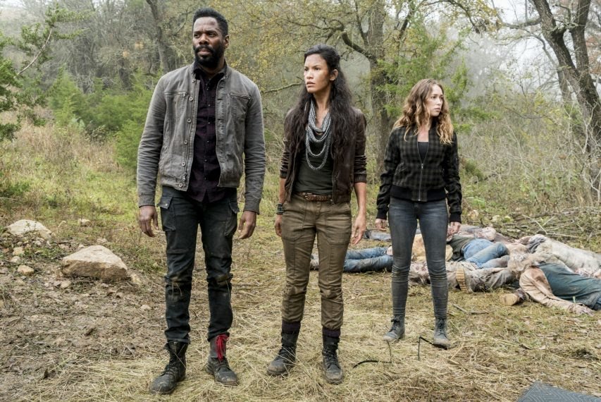 FearSource's tweet photo. #FearTWD 
New pics from S4 https://t.co/dTzFpn1Vvh
