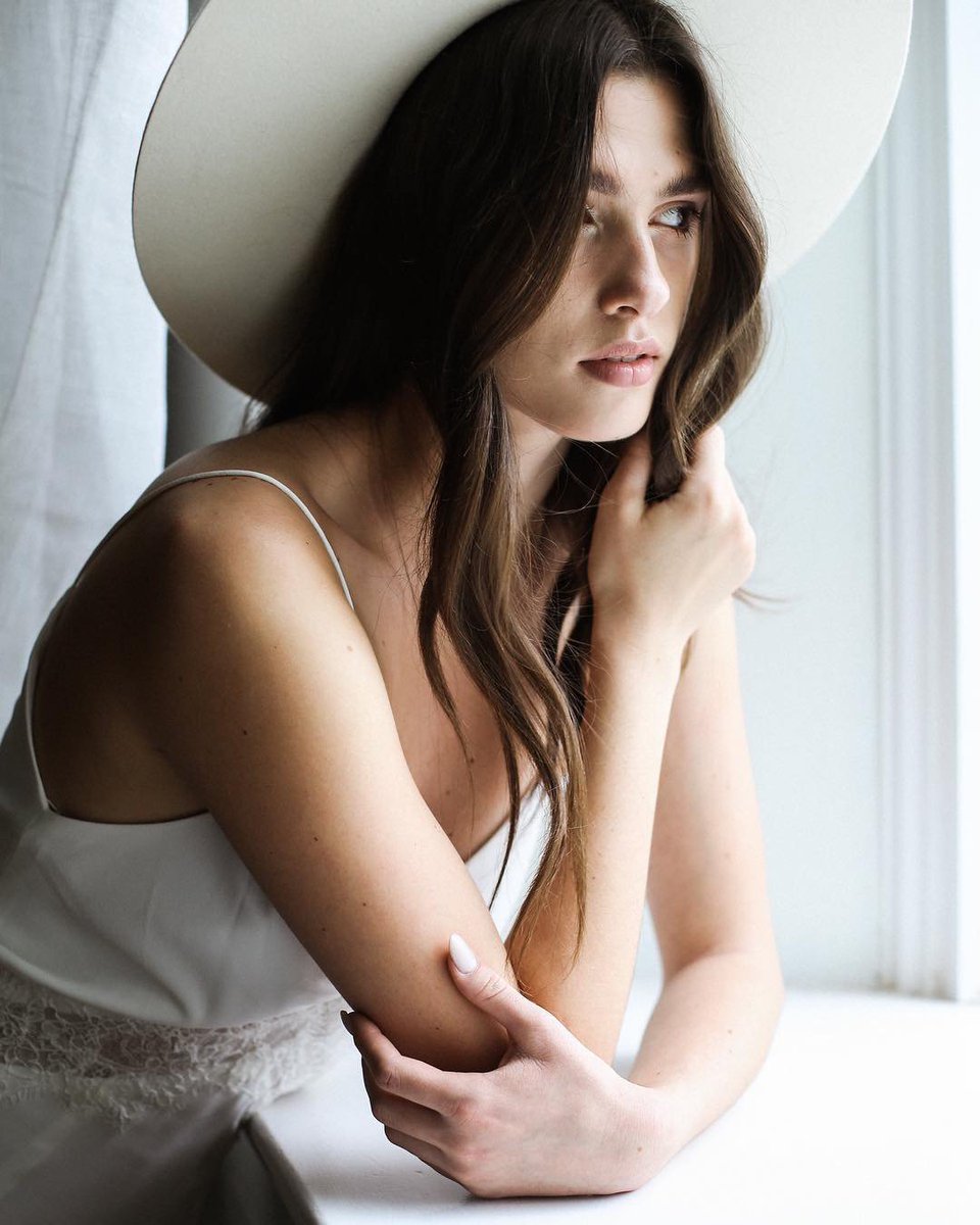 Window watching in “Sena” | photo: Meghan Savage for #BrideKC