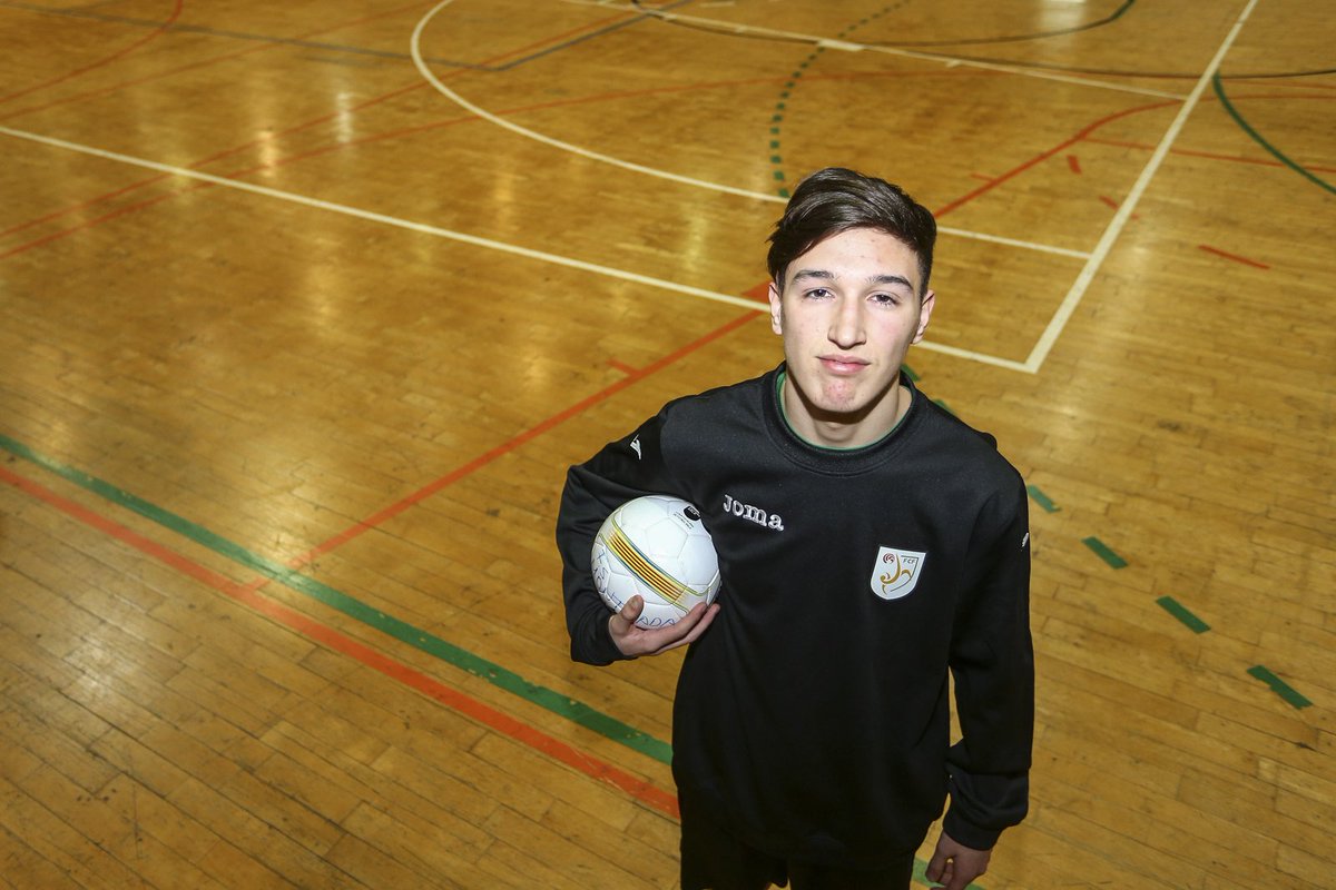 FCF_CAT's tweet photo. [ENTREVISTA] Àlex García: "Viatgem a Mallorca amb l'objectiu de tornar a casa amb la Copa" https://t.co/JCpoRvFTXh #sub16mascFS #futsal #SeleccionsCATFS https://t.co/ez9nWlXtHS