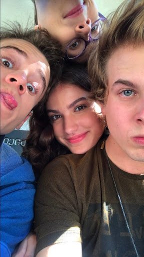 satellitemomo's tweet photo. Despedidas são tão difíceis... Essa malhação foi tão incrível. Esse elenco maravilhoso, os temas abordados, TUDO! Já to sentindo falta desses loucos
#Malhação #VivaADiferença #limanthaendgame #malhacaovivaadiferenca https://t.co/aPyrYH3XWQ